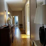 Appartement De Charme En Plein Centre Avec Spacieux Garage Prive *