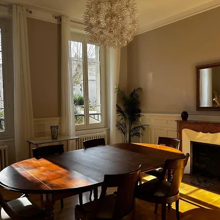 Apartment De Charme En Plein Centre Avec Spacieux Garage Prive Clermont-Ferrand