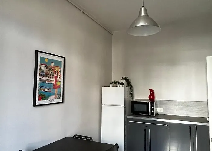 De Charme En Plein Centre Avec Spacieux Garage Prive